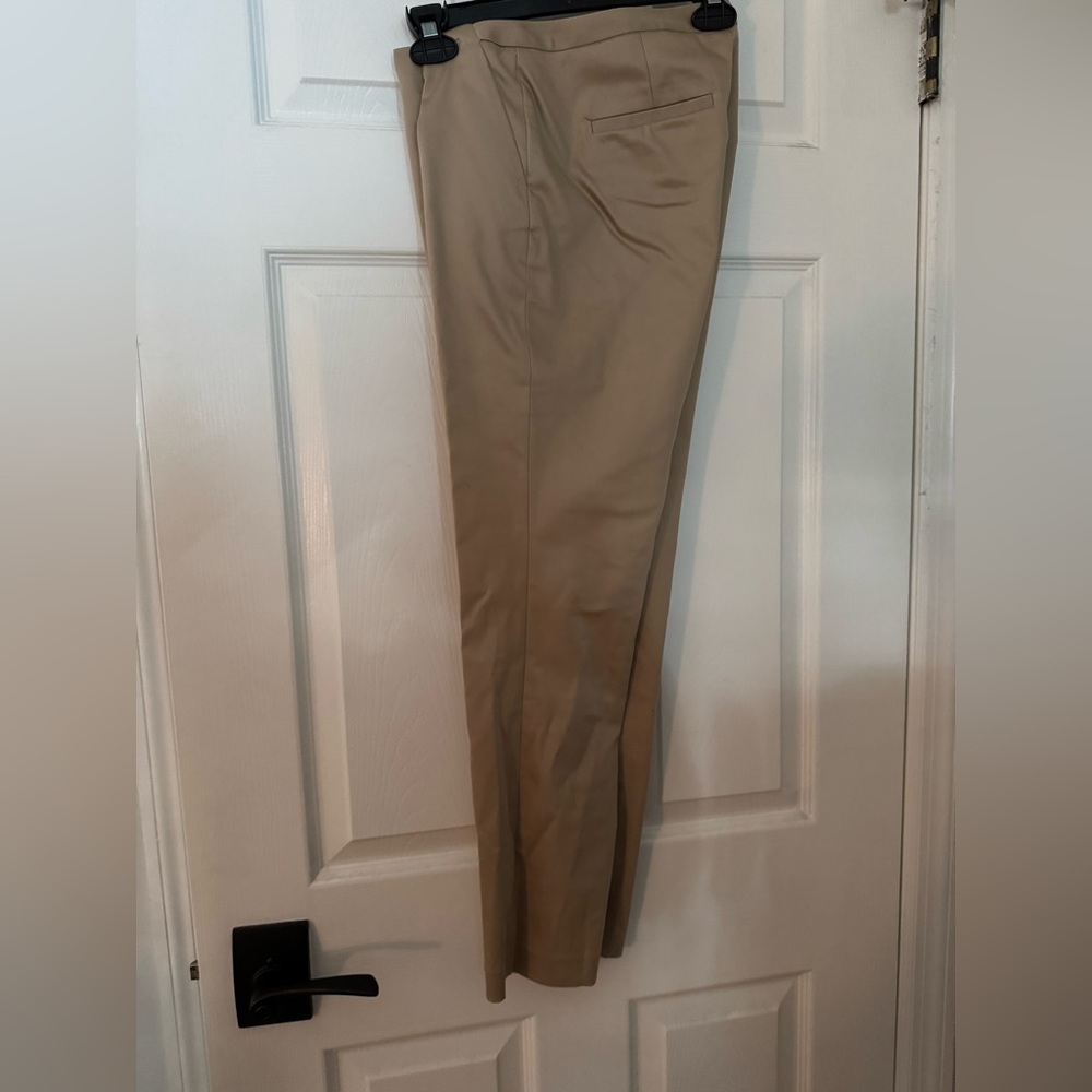 Vince Camuto
Size 4 Khaki Dress Pants